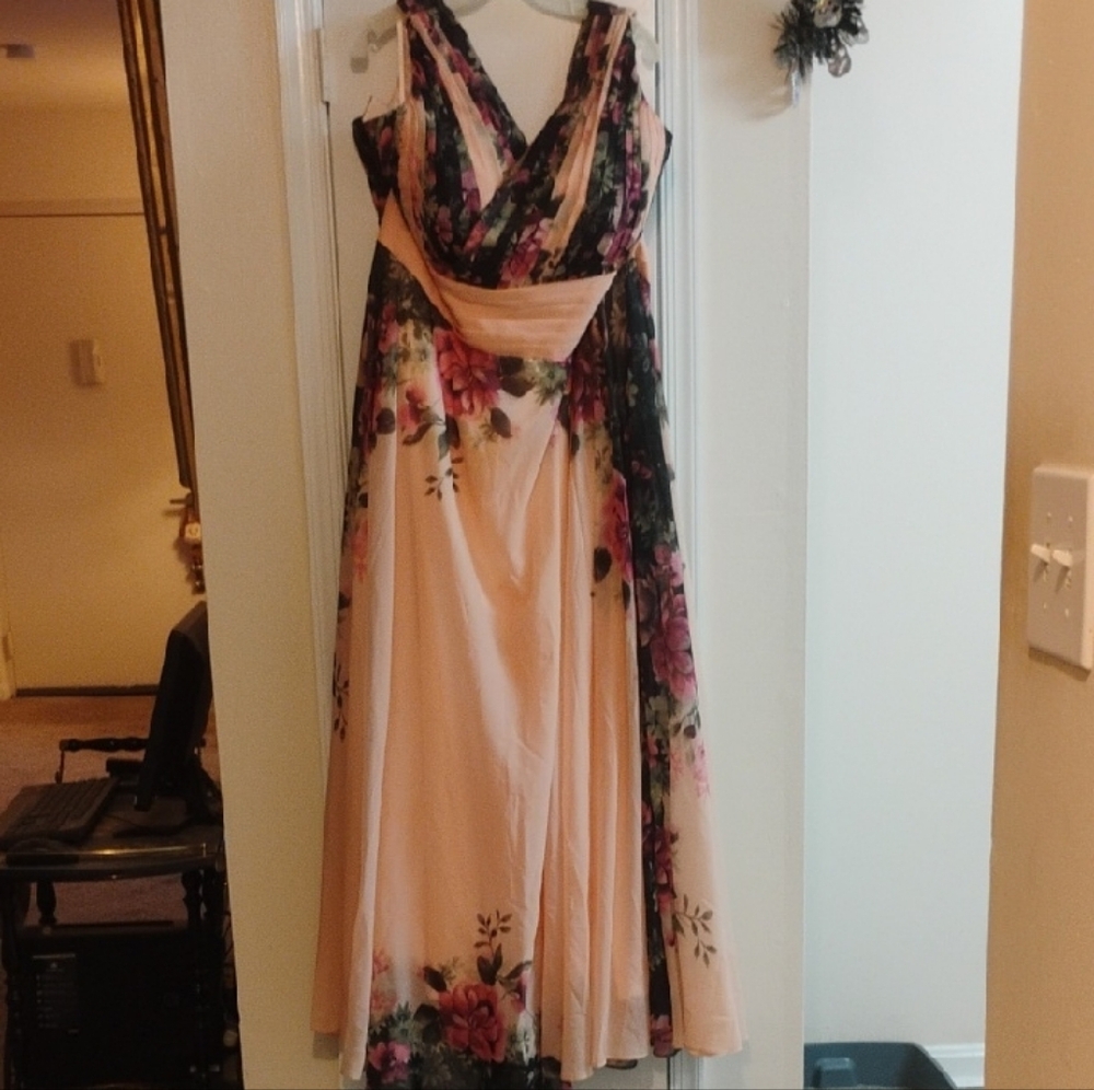 Floral Sleeveless Maxi Dress